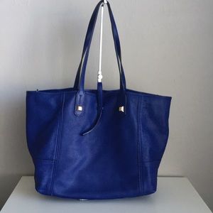 Stella&Dot Paris tote in cobalt blue 💕